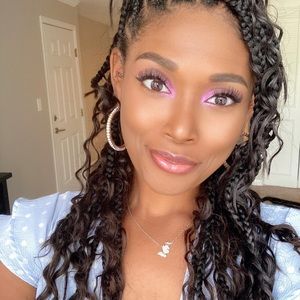 Meet your Posher, Yameira